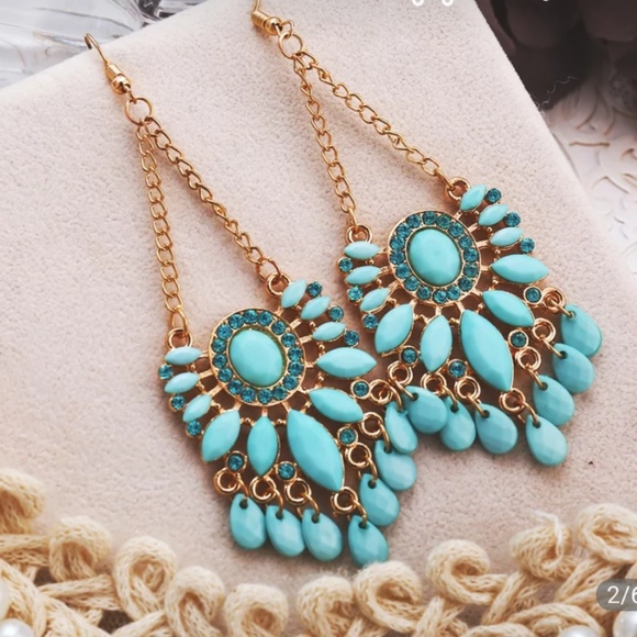 n/a Jewelry - ❤️❤️❤️BNWT CHANDELIER DROP EARRINGS ❤️❤️
